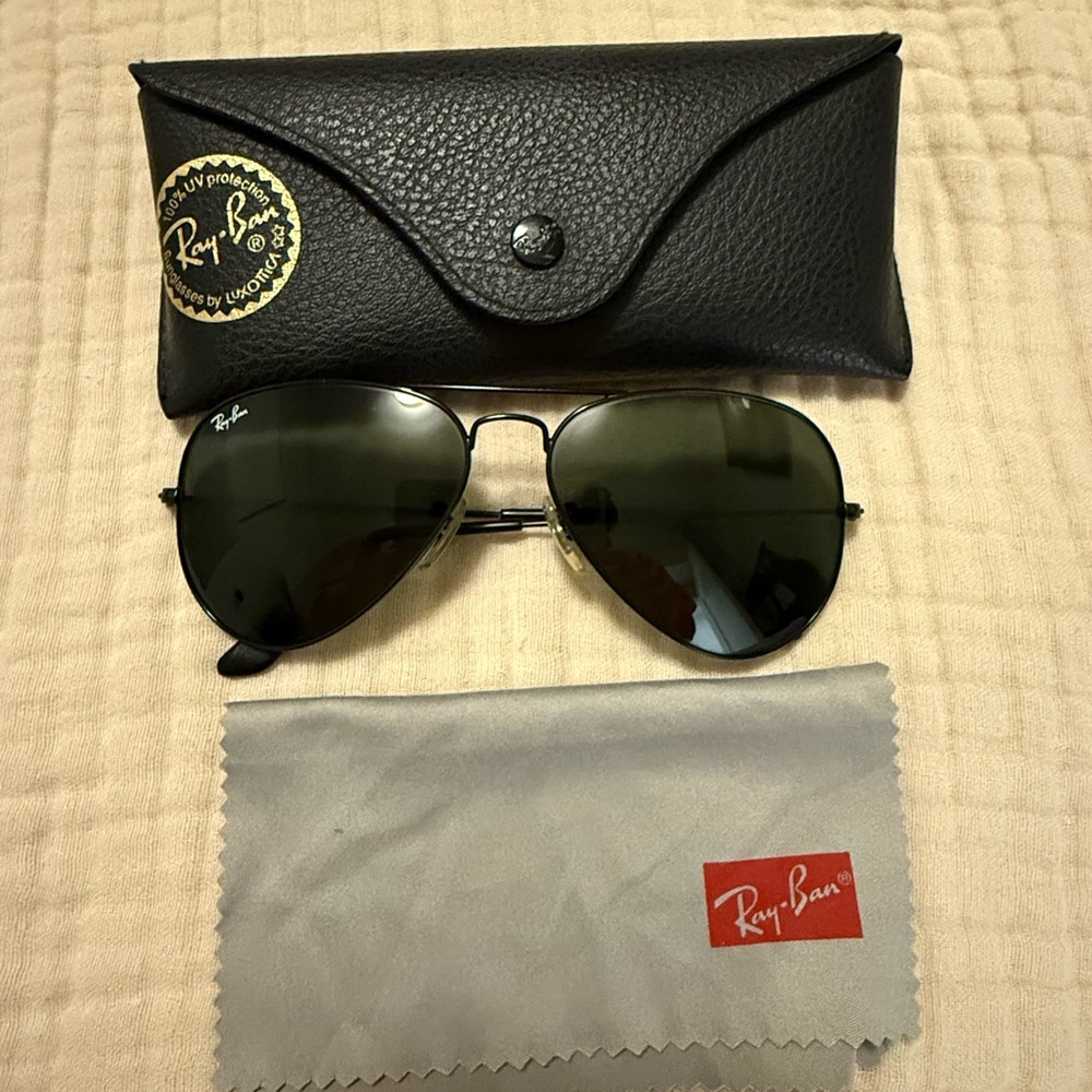 Ray-Ban Black Aviator Sunglasses